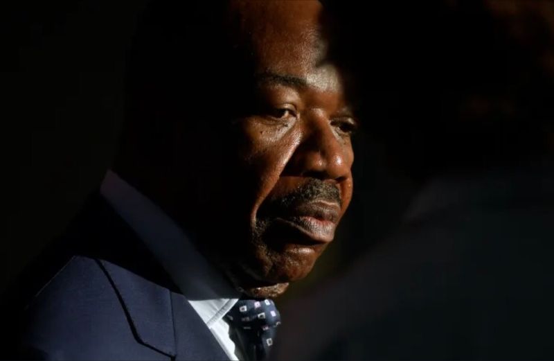 Gabon: Former ousted president is free to go abroad